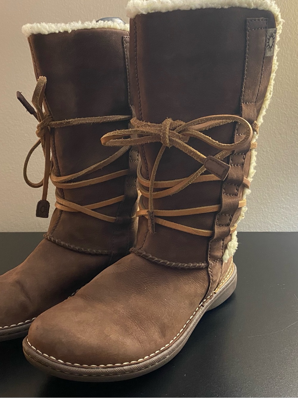 UGG Australia Sundance II Brown Leather Shearling Boots Size 7 S/N 1634 F8006E